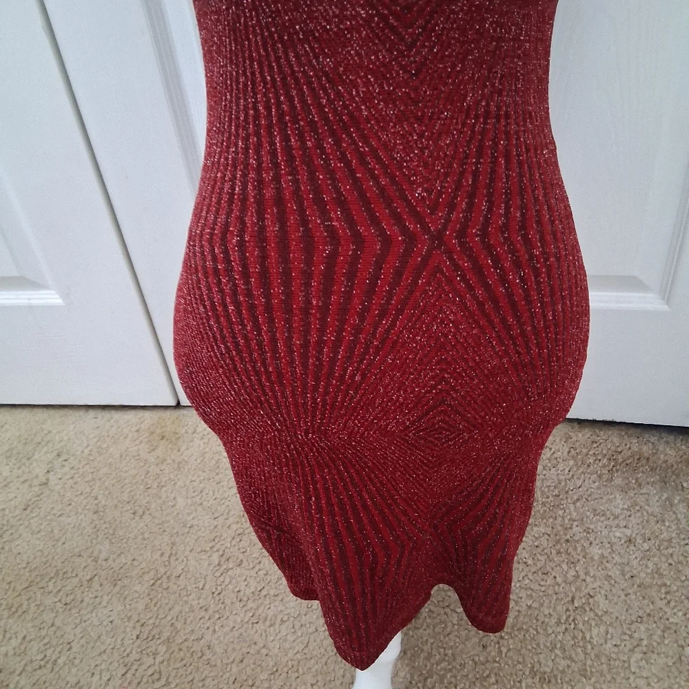 Grayson Elegant Maroon Sleeveless Sparkle  Dress    Size M